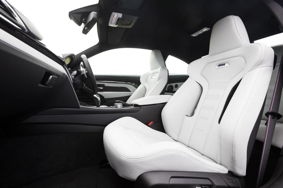 Интерьер BMW M4 Coupe Competition Package 2016 года  (AU) (фото 10 из 41)